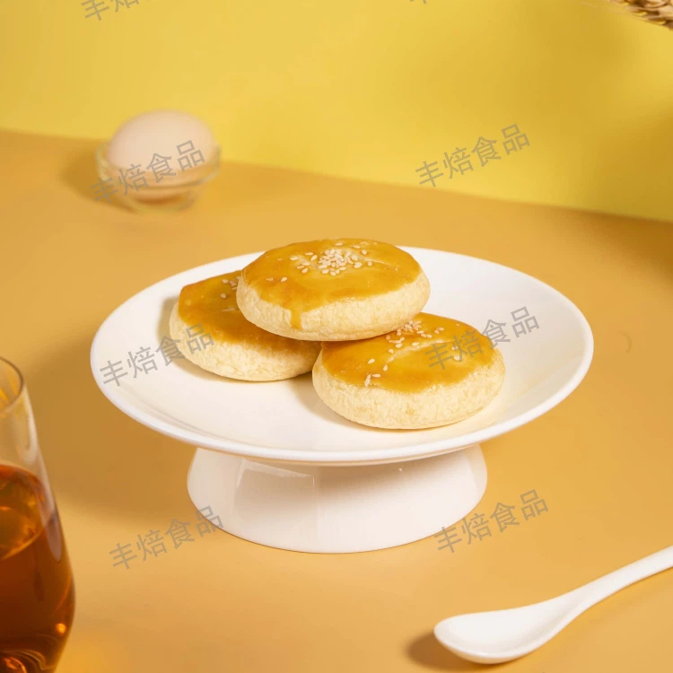 Crispy Wife Cake: Crust Holds Moon, Sweet Rides Breeze